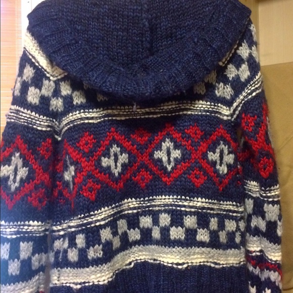 Soft NWT Sweater with Hood🇺🇸please no low balls!
