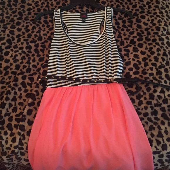 Bebe Dress - Picture 4 of 4