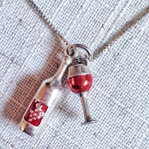 Cute Unique Necklace - Wine bottle+Wineglass NWOT