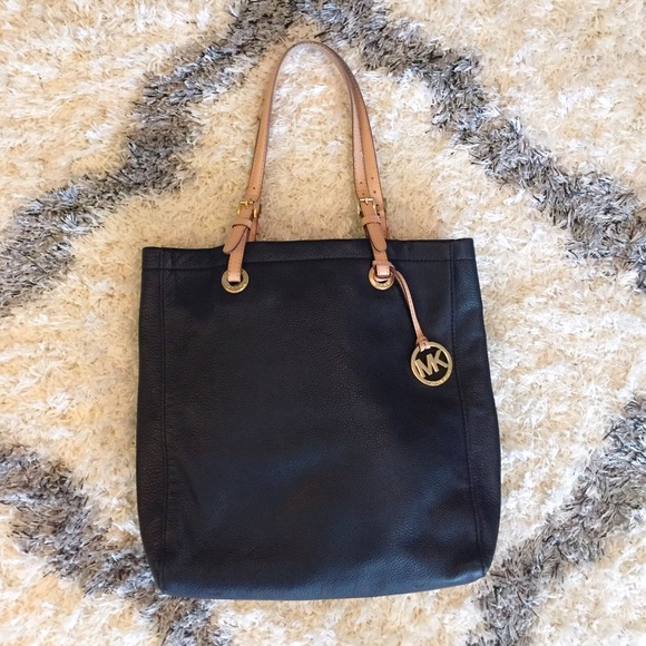 Michael Kors Jet Set Tote