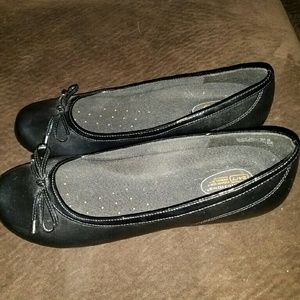 SafetyStep non slick dress shoes.