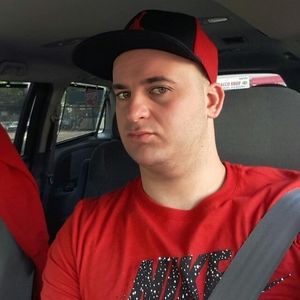 Meet your Posher, Luis