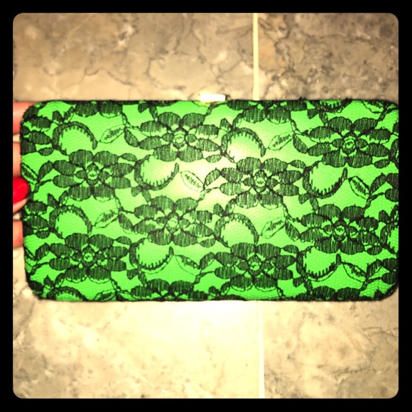 ‼️SEXY, LACED, SNAP CLOSURE WALLET!