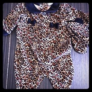 SOLD!  Brand new leopard outfit 🐯