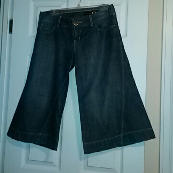 EUC Express X2 Crop Jeans, Size 8