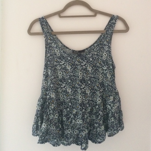 Love Culture Cropped Floral Tan w/ Ruffled Bottom