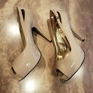 GUESS Peeptoe Patent Leather pumps