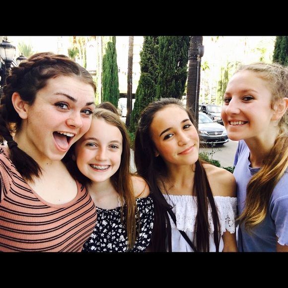 Meet your Posher, Sierra - Picture 1 of 1