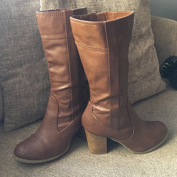 Boots - Picture 2 of 3