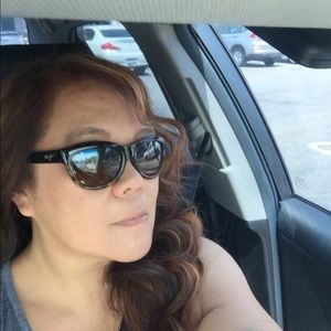 Meet your Posher, Phoebe