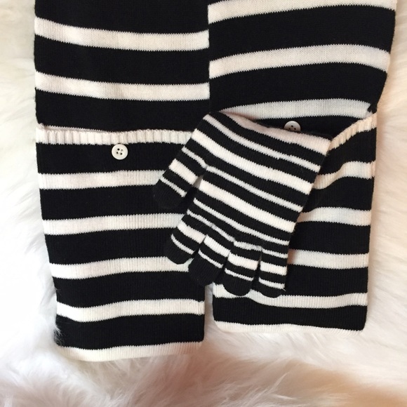 NWOT Xhilaration Blk & Wt Stripe Scarf & Glove Set - Picture 2 of 3
