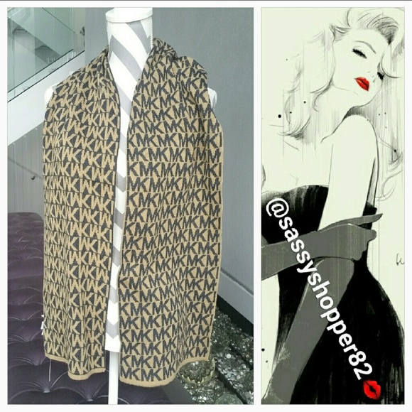 🚨LAST DAY🚨Michael Kors scarf NWT - Picture 3 of 4