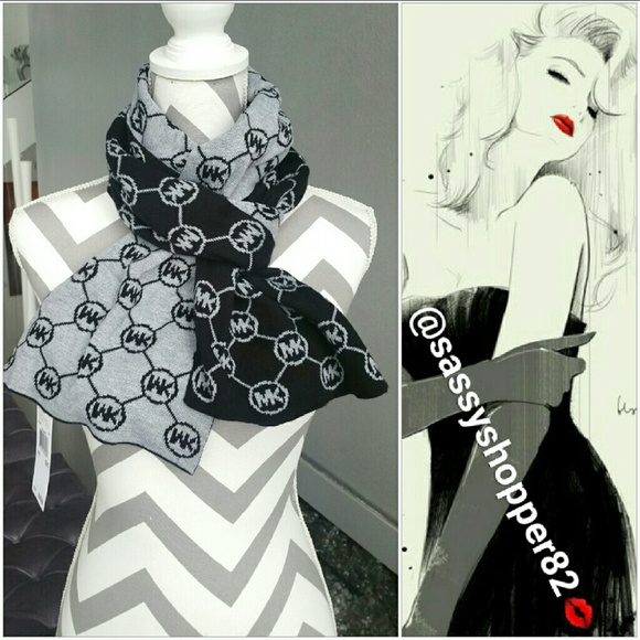 Last 1🎄🎁💯Michael Kors scarf NWT 100%Authentic - Picture 2 of 4