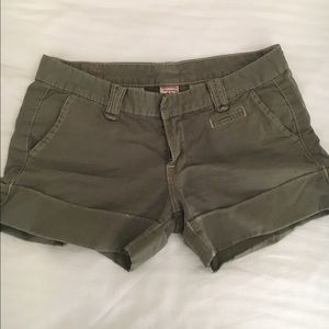True Religion Rosie Short in Olive (Size 30)