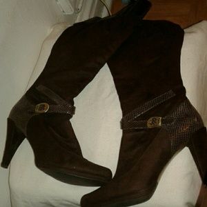TAHARI HEEL BOOTS