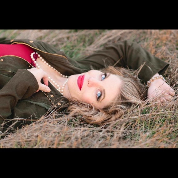 Meet your Posher, Emilee - Picture 2 of 4