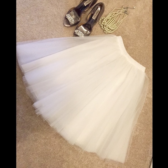 White Tea Length A-line Tulle Midi Skirt