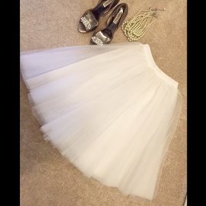 White Tea Length A-line Tulle Midi Skirt