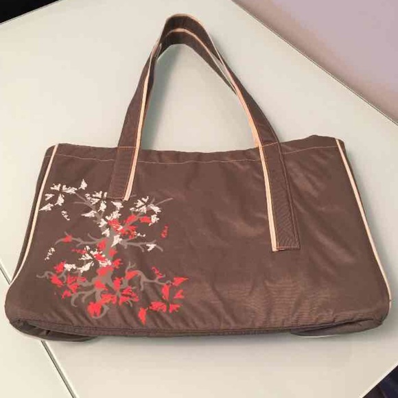 Filativa Padded Tote Bag - Picture 1 of 3