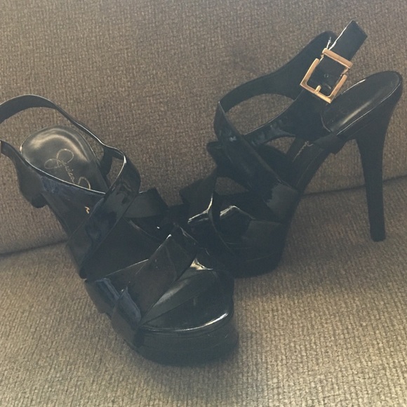 Jessica Simpson blacker patten leather heel