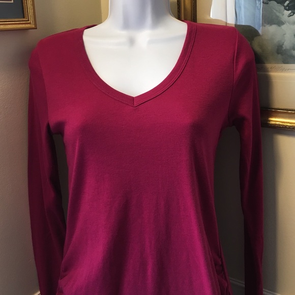 SOLD Maternity S M Oh Baby by Motherhood Wine Top - Picture 3 of 5