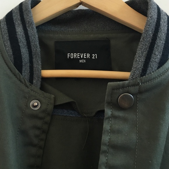 Green Bomber - Picture 2 of 3