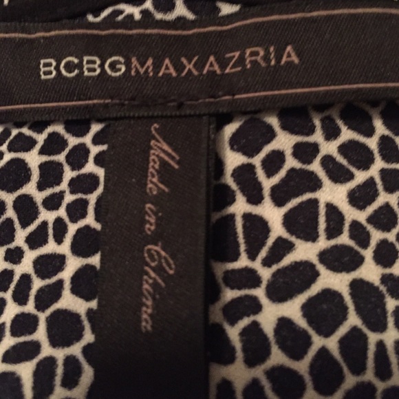 Elegant top. Looks amazing on! - Picture 4 of 4