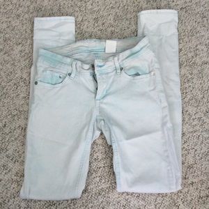 Light blue wash jeans