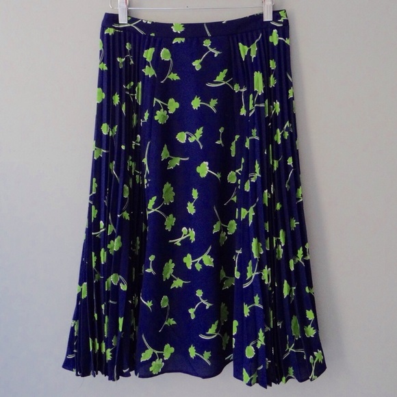 Banana Republic Midi Skirt - Picture 2 of 4