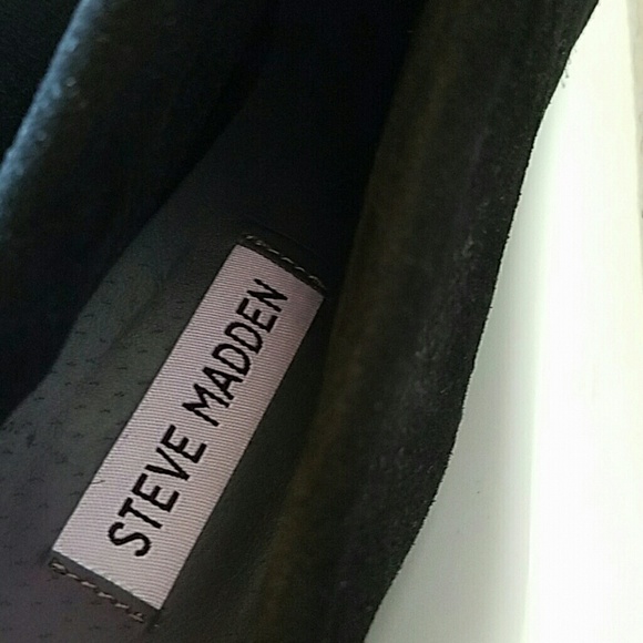 Steve Madden Black Suede Ankle Cuffed Boot - Picture 2 of 4