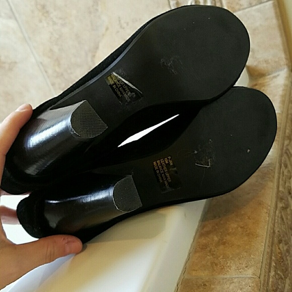 Steve Madden Black Suede Ankle Cuffed Boot - Picture 3 of 4