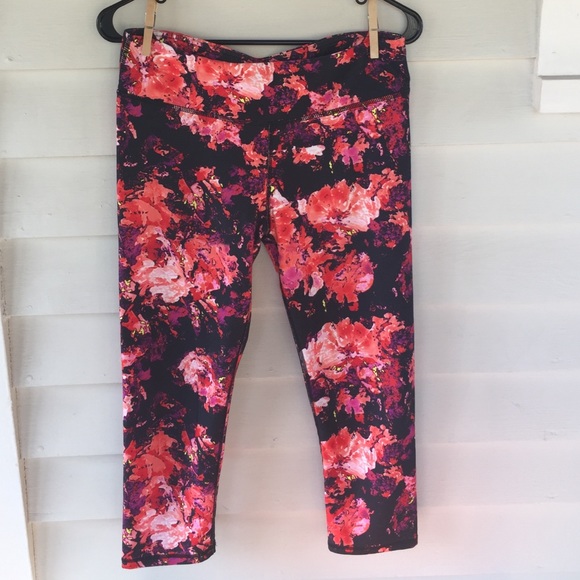 Fabletics Salar Capri, size M/8