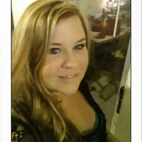 Meet your Posher, Deborah - Picture 1 of 1