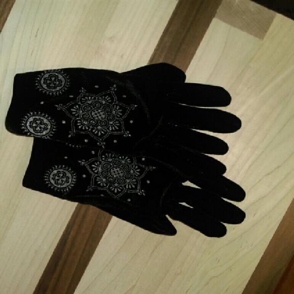 Stretch velvet gloves with silver design