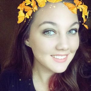 Meet your Posher, Alyssa