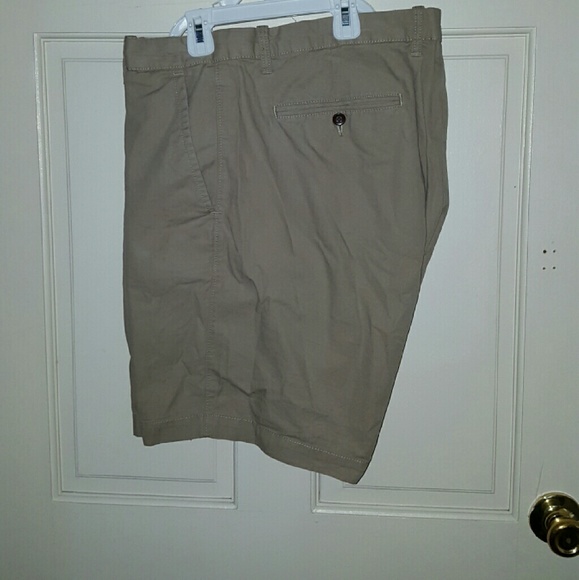 Gap khaki shorts
