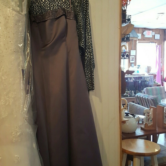 Dress - Picture 1 of 1