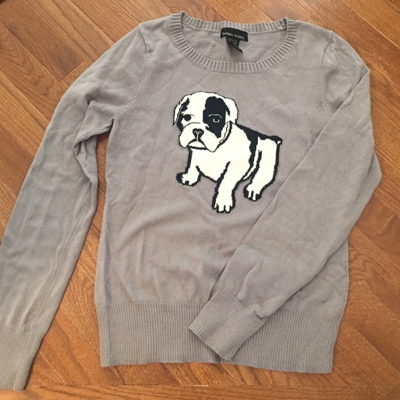 Bulldog sweater