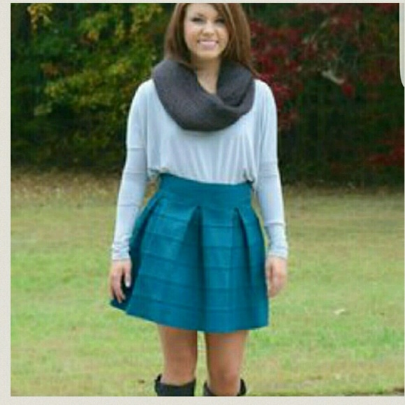 NWT Show Stopper Skirt in Teal