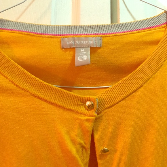 Medium Custard Banana Republic Cardigan