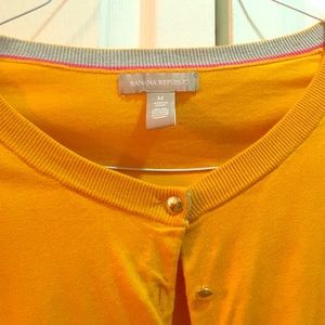 Medium Custard Banana Republic Cardigan