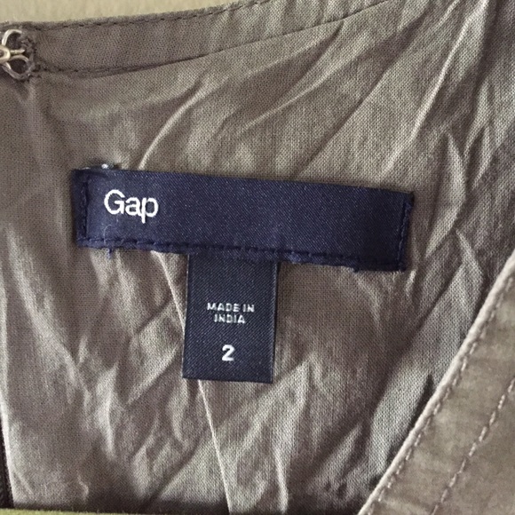 Grey gap dress (with pockets!) *make me an offer* - Picture 3 of 3