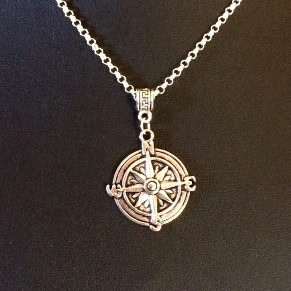 Jewelry - Compass silver necklace