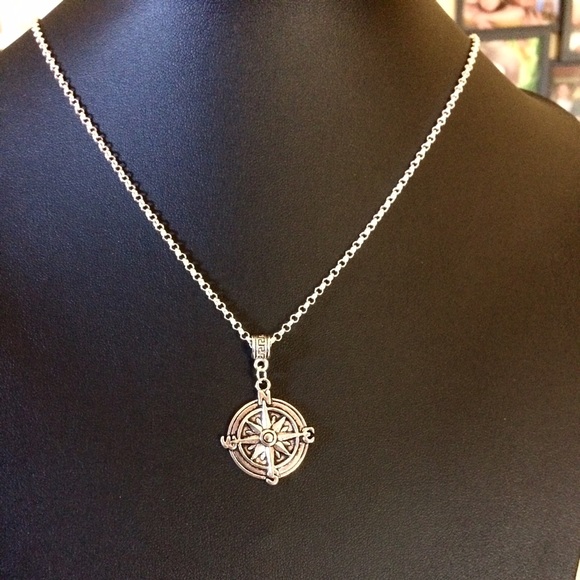 Compass silver necklace - Picture 2 of 4