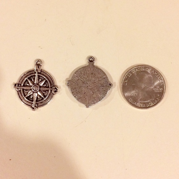 Compass silver necklace - Picture 4 of 4