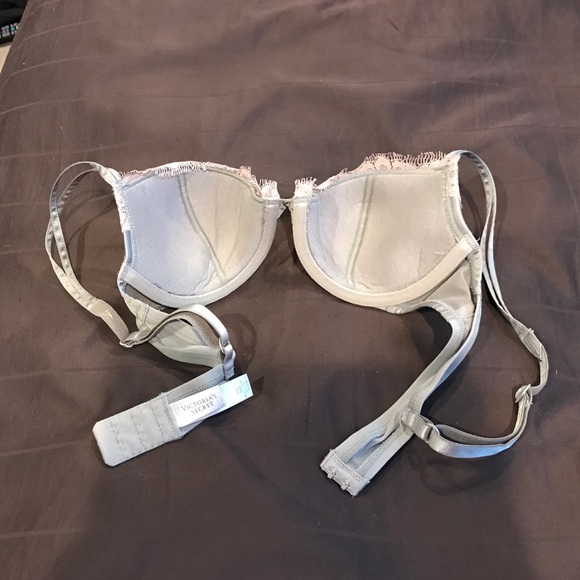 Victoria Secret Demi Bra - 34A - Picture 2 of 2