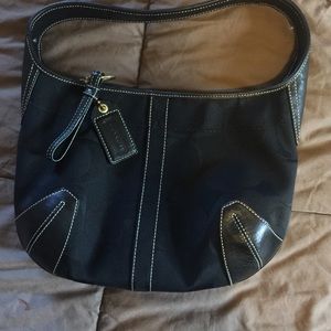 **Coach** 🎉🎈HOST PICK🎈🎉Cute purse! Authentic