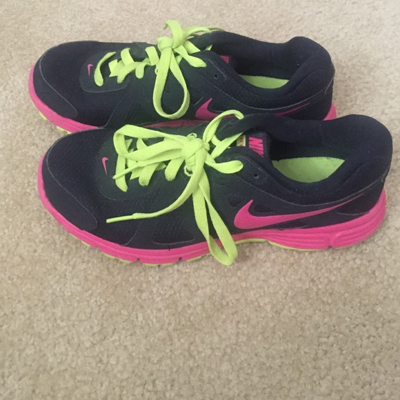 Nike Revolution 2