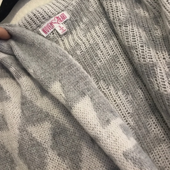 Open grey and white patterned hooded sweater - Picture 3 of 3