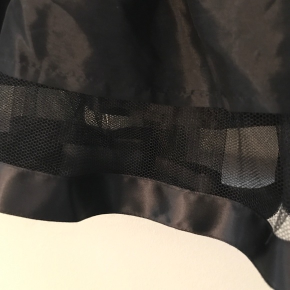 Adorable short black lace embellished skirt - Picture 2 of 4